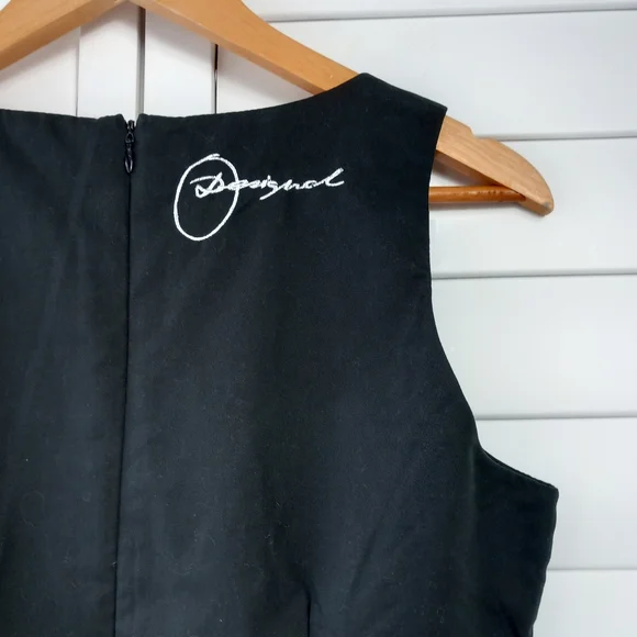 Desigual Black Fitted Dress Size 10 Embroidered Floral BNWT - Picture 12 of 15